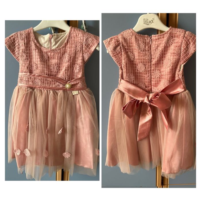 Продам платье на девочку 4 года