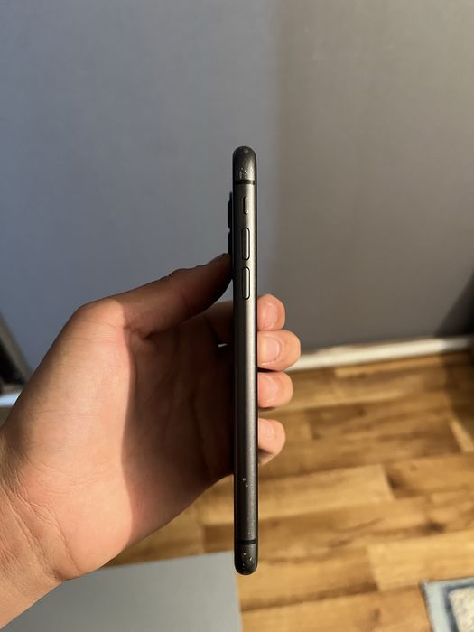 Продам айфон 11