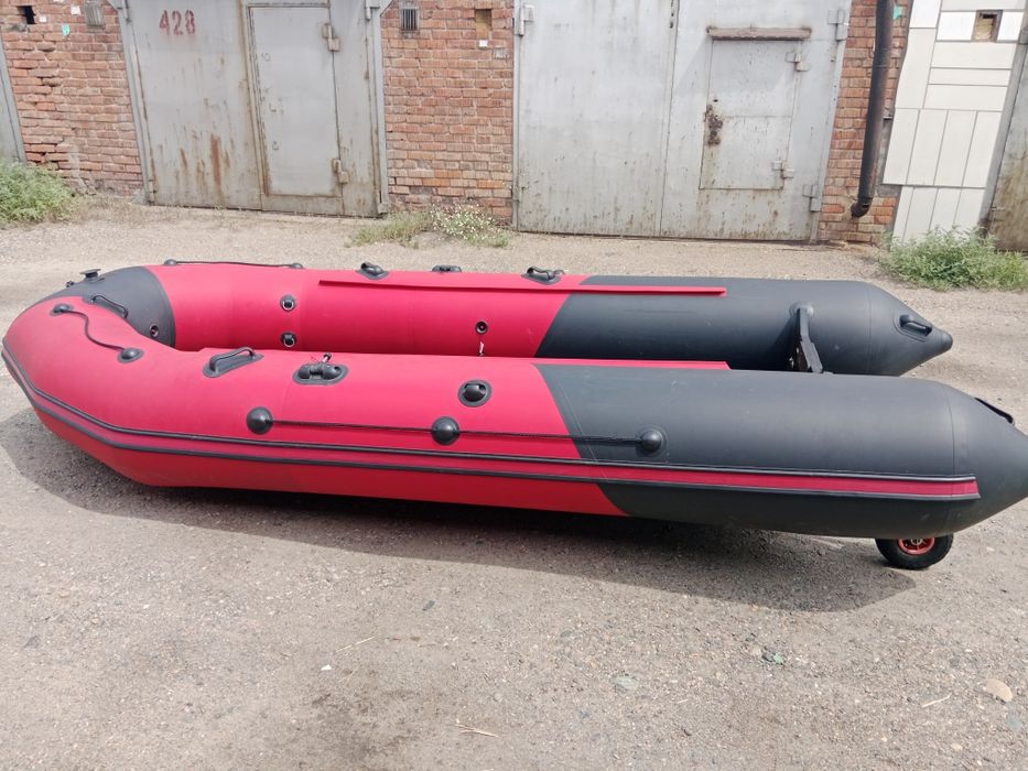 Лодка нднд Таймень 4000.