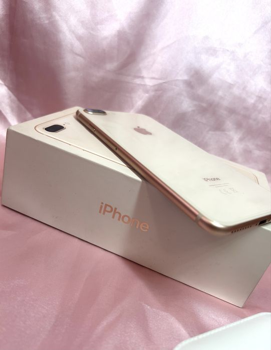 iPhone 8 Plus Gold 64GB в отлично състояние