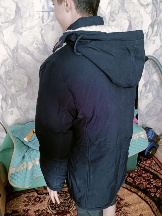 Продам зимнюю куртку на мальчика