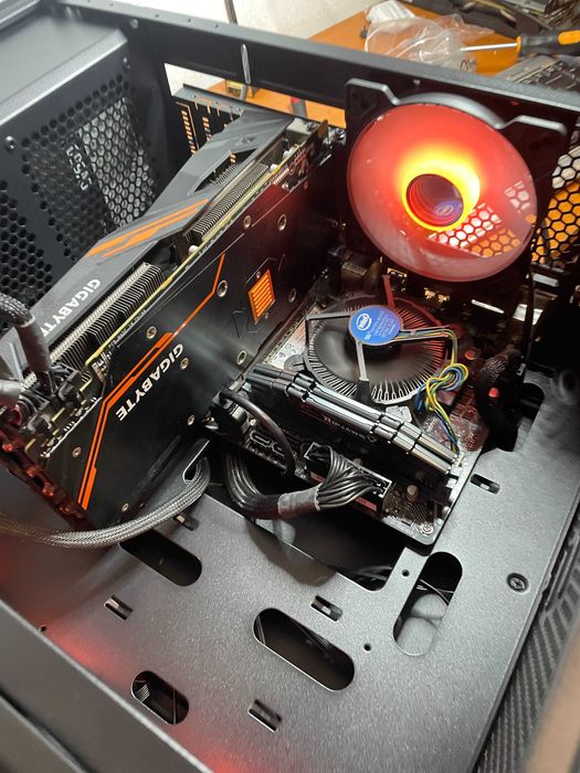 Calculator Pro Gaming X9, I5 10400F, 16 Gb, SSD 512, Video RX Vega 10