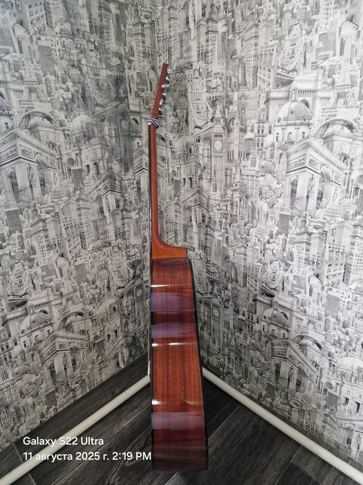 Продам гитару  Fender