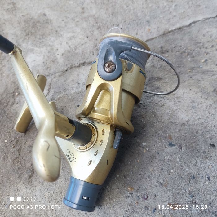 Две катушки с леской