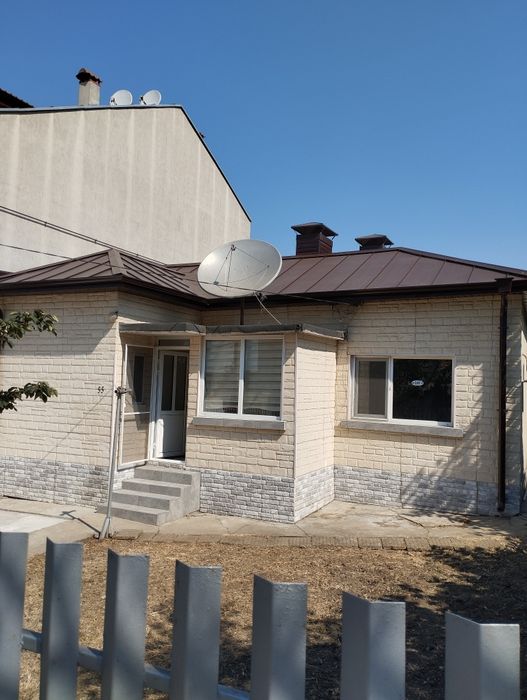 Продава се Къща в Добрич, Христо Ботев - 86 кв.м за 1221 €/кв.м - Снимка #1