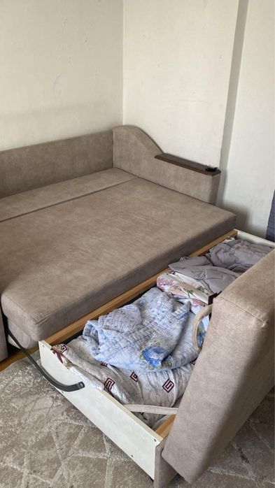 Продам 2дивана раскладные для вещей очень вместимо