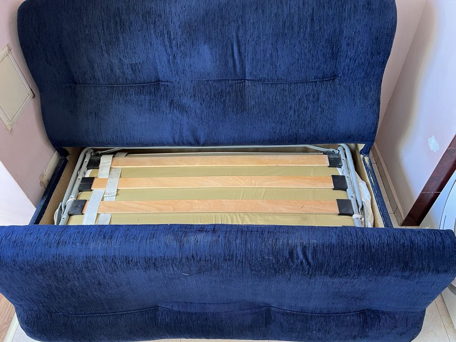 Разтегателен диван