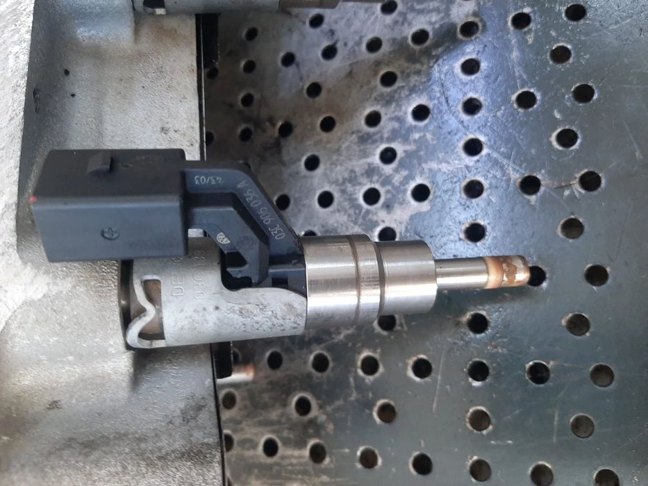 injector 1.6 fsi bag vw golf 5 passat b6 skoda octavia 2 audi a3 8p seat leon 03c906036a