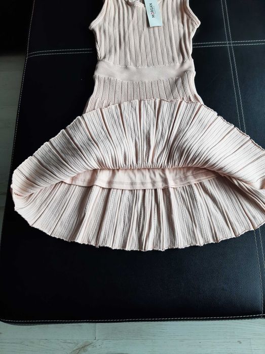 Нова рокля на MORGAN