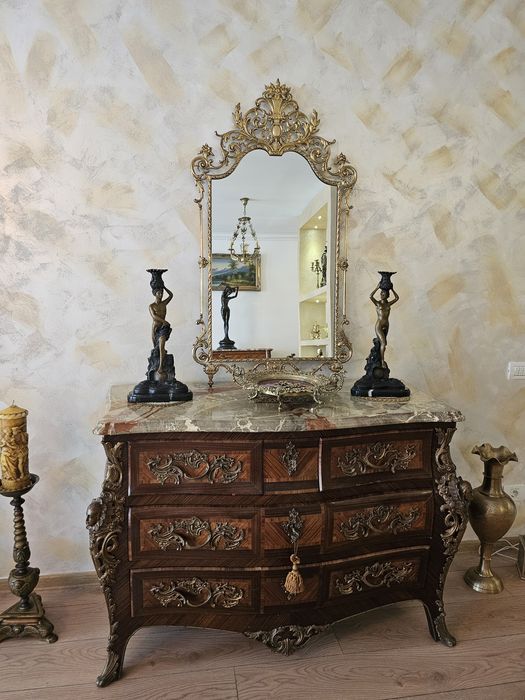 Comoda Louis xv, superba cu oglinda bronz