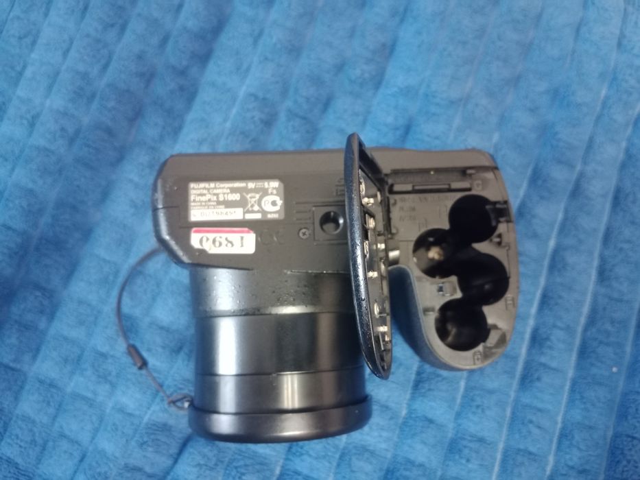 Fujifilm FinePix S1600 в идеале + сумка Samsonite + питание