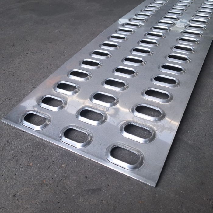 Перфориран алуминий за ремаркета,автовози, платформи