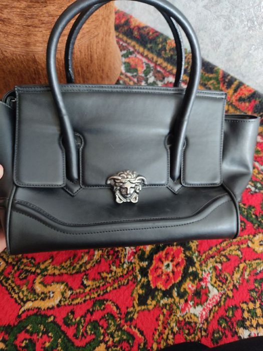 Продаю сумку от Versace