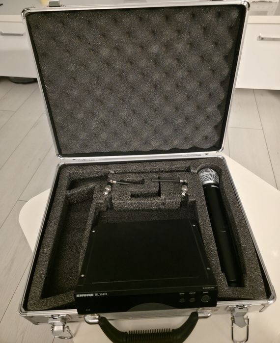 Stație  Shure BLX4R cu microfon Shure SM 58 profesionale wireless