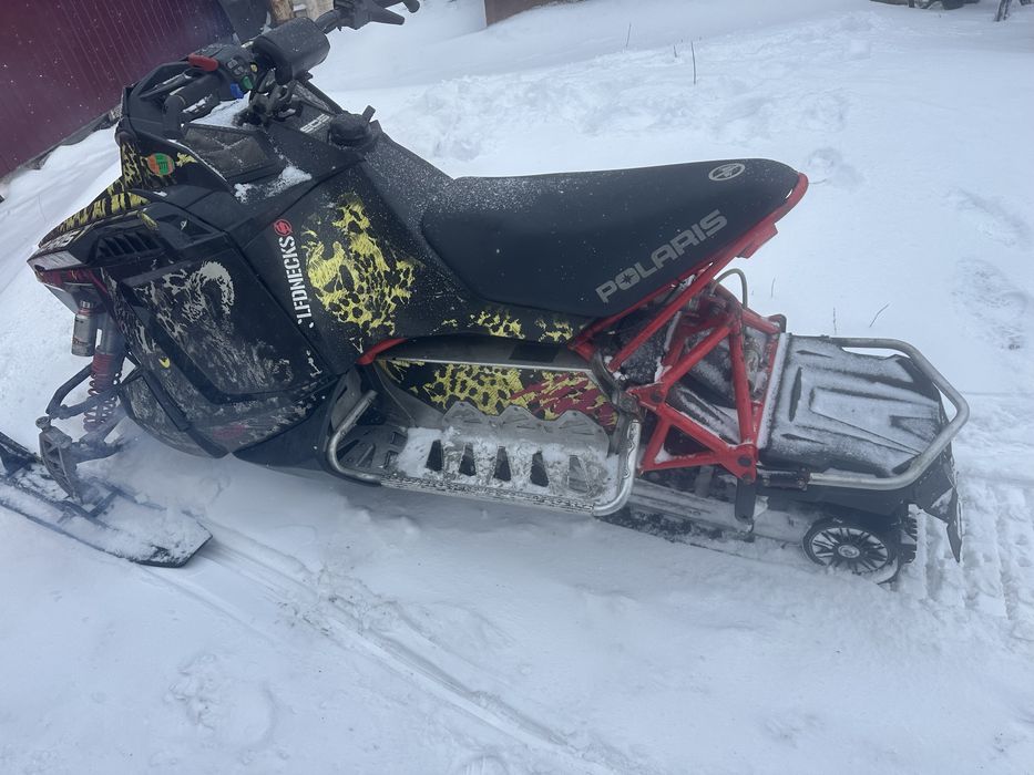 Продам снегоход Polaris Rush