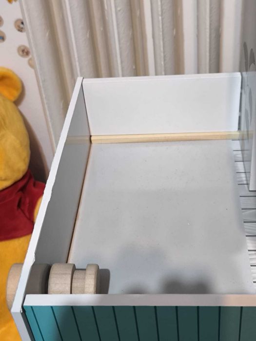 Casă de păpuși mare, complet mobilată cu figurine – 3 niveluri