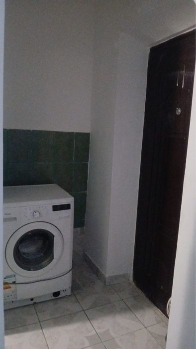 Proprietar vând urgent apartament cu doua camere la parter zona Petrișor