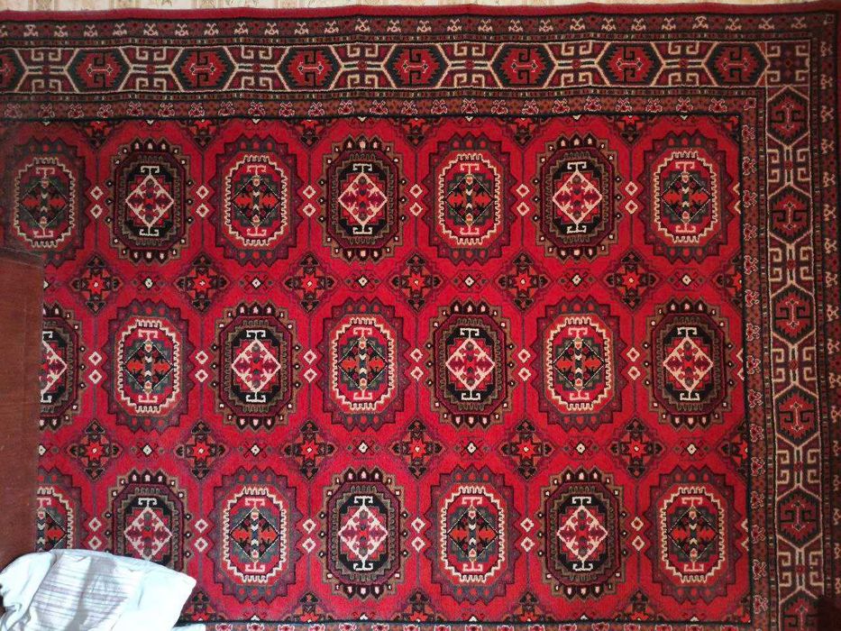 Продается ковер 2.5х2м