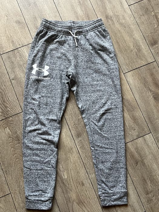 Under Armour USA  : спортно долнище размер М / Оригинал