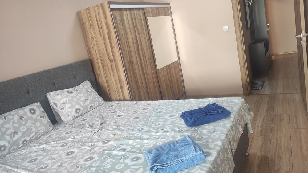 Тристаен апартамент с 2 отделни спални и 2 санитарни възела