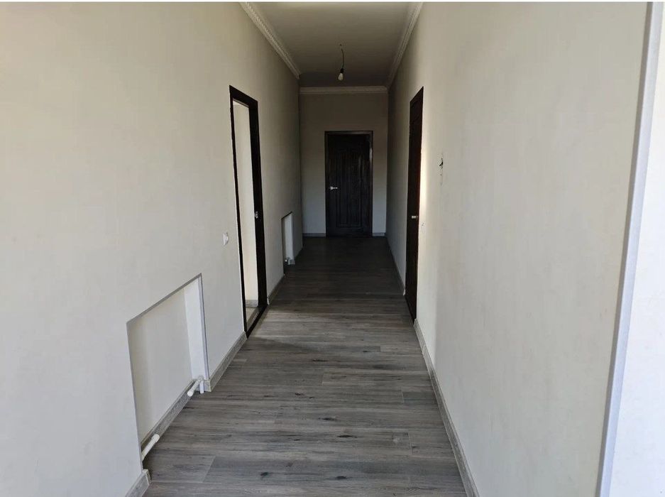 Uchqahramon G'ishtkoprikda hovli sotiladi 5.5 sotix