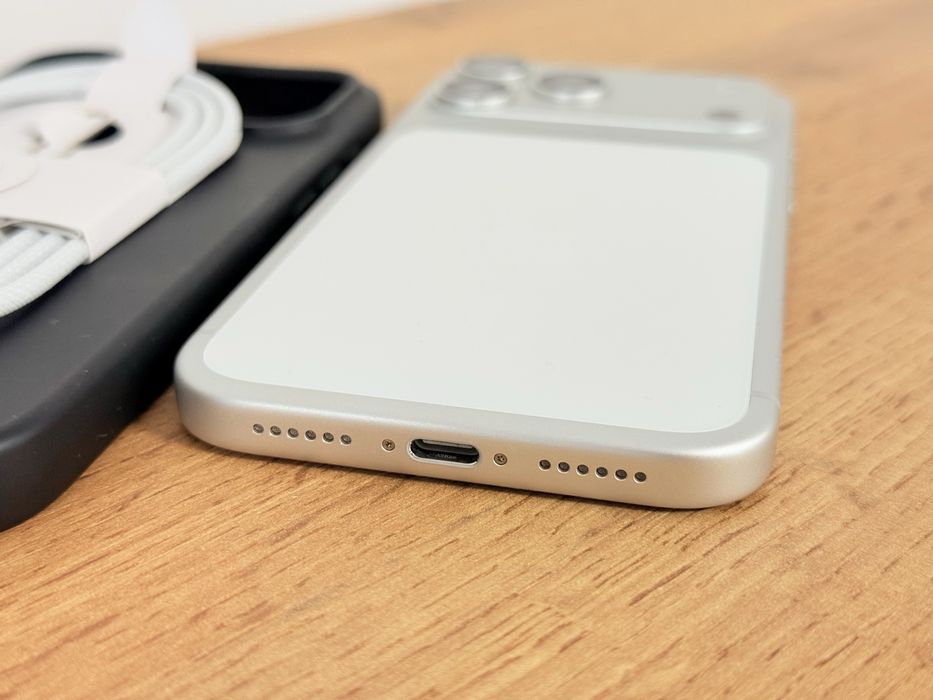 iPhone 17 Pro Max 38 зареждания!!!