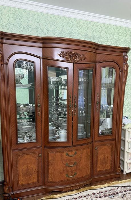 Сервант для гостиной