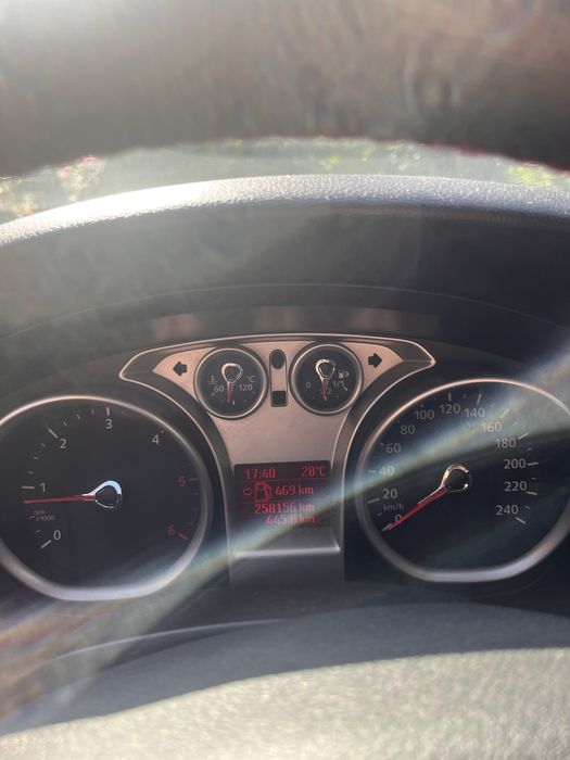 FORD Focus 2010 — imagine 3