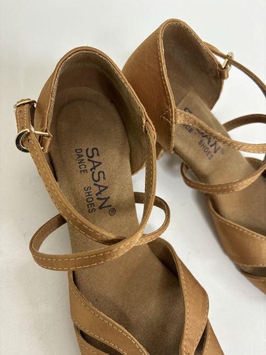 Туфли бальные для девочки