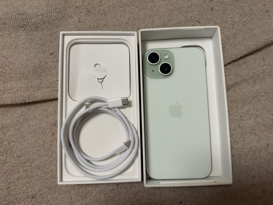 NEGOCIABIL  DOAR IN CLUJ Vând iPhone 15, 128 GB, culoare Mint. Telefonul funcționează foarte bine și poate fi testat la predare.