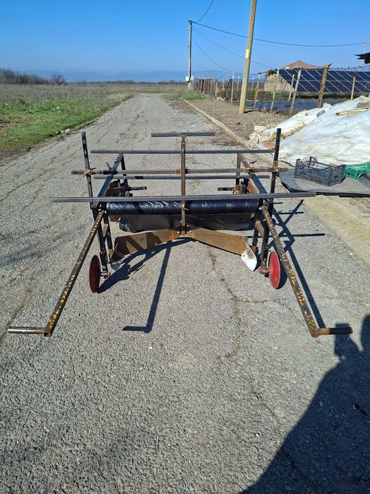 Мулч полагаща машина