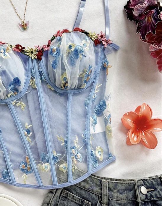 Елегантни корсети