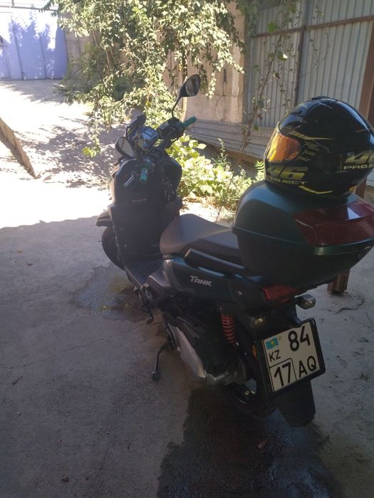 Мотоцикл скутер Танк