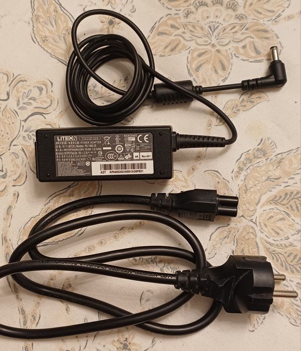 Laptop Acer E3-112 Intel N2840 incarcator 19V 2.1A