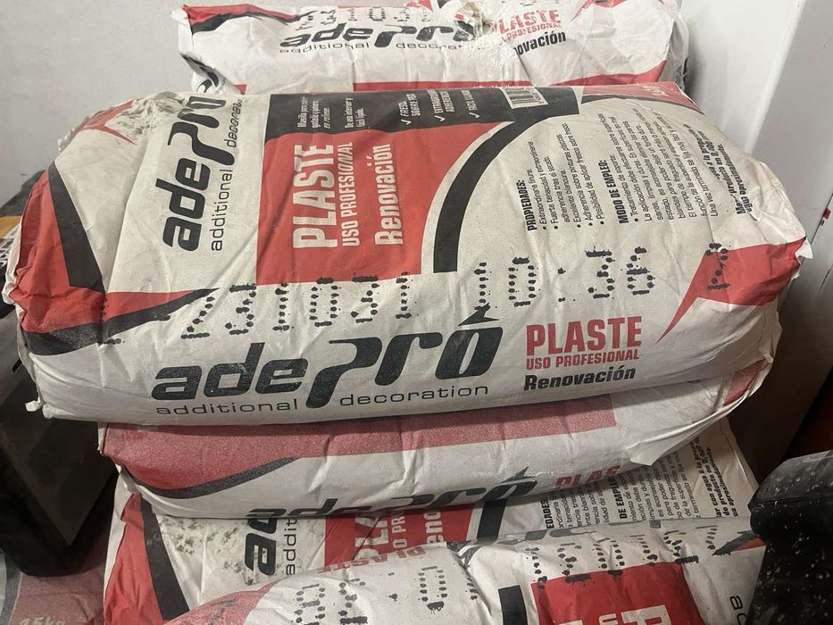 Продавам испанска шпакловкапатоловка торби по15кг.