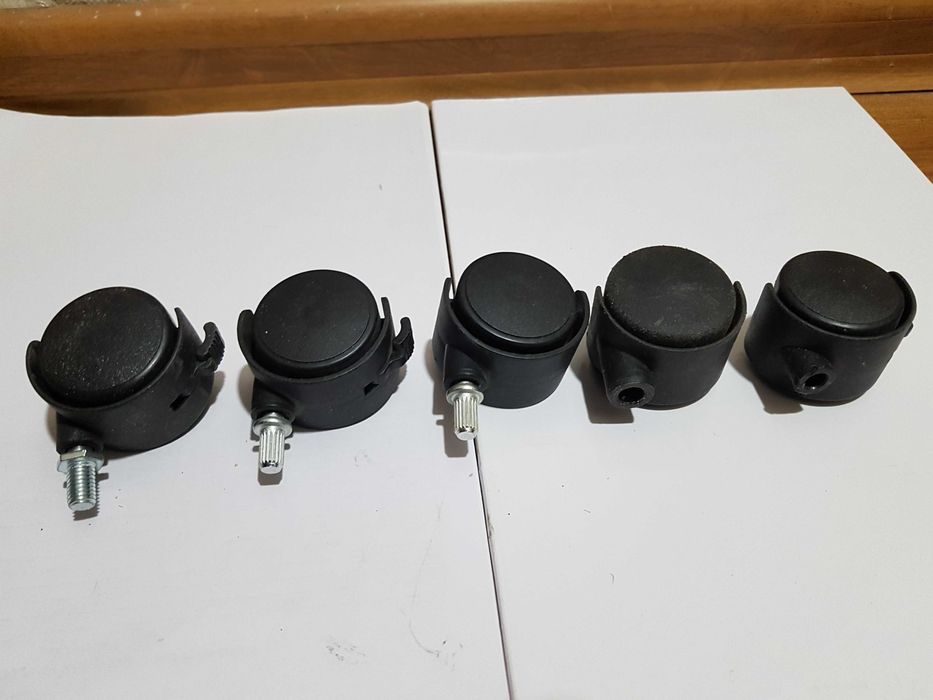 БУ различного размера ролики от мебели чемоданов и сумок