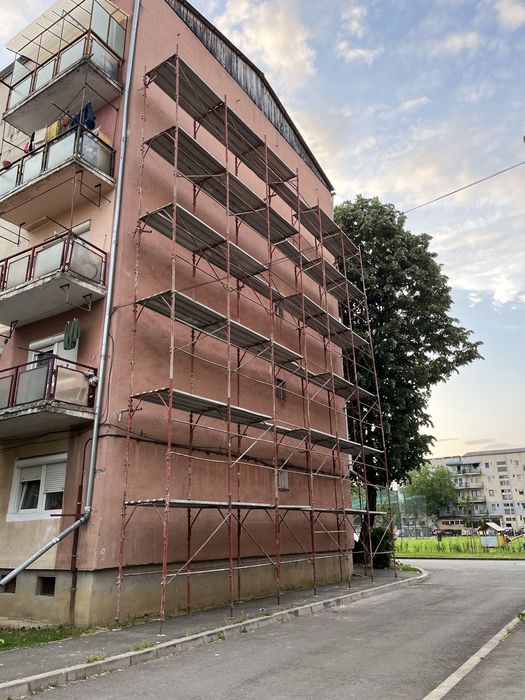 Inchiriem schela metalica, pe roti, popici si cofraje doka, montanti