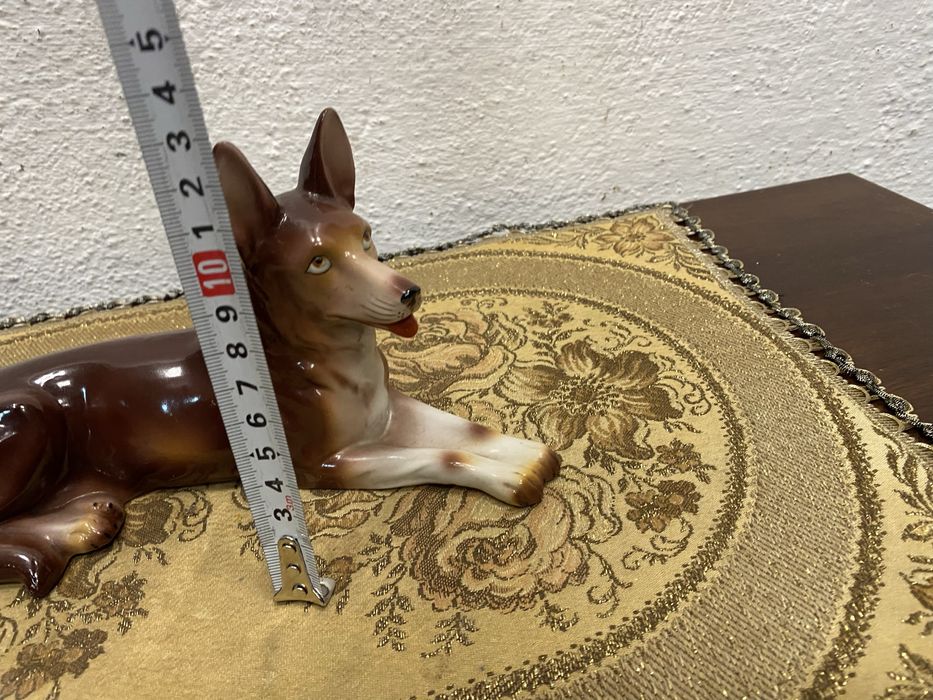 Немско порцеланово куче с маркировка