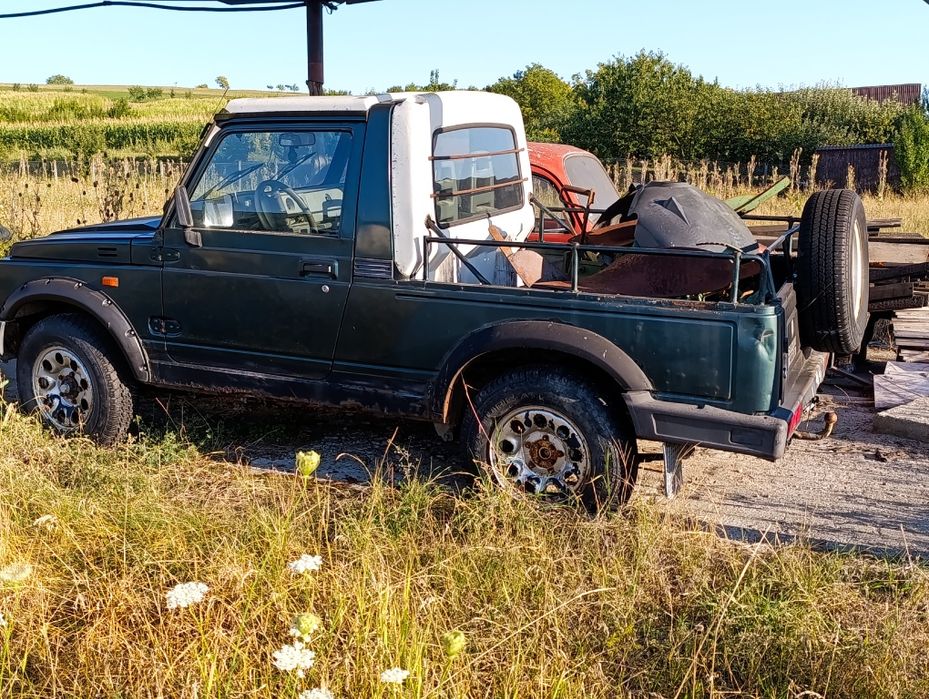 Vând doua bucăți Suzuki Samurai 1.9D