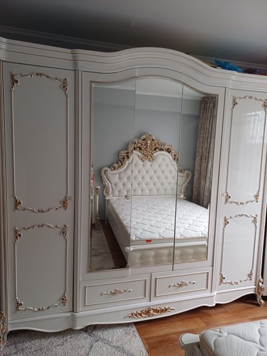 Продам гарнитур