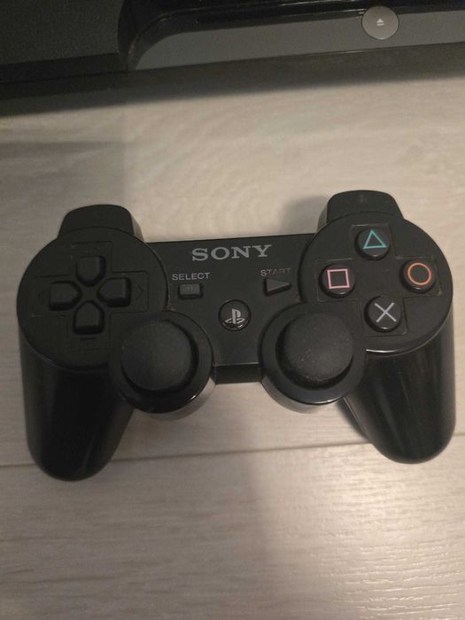 Playstation 3 Slim (PS3), 320GB. 2 Controllere, Modat HEN