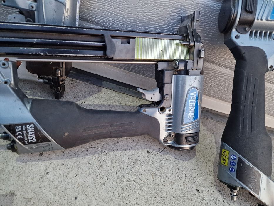 Capsator Pneumatic cu coroană lată INDUSTRIAL Bostitch BCS2 de 38 mm (