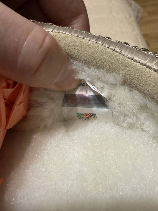 UGG Tazz Sand - 36/37/38/39 pe stoc