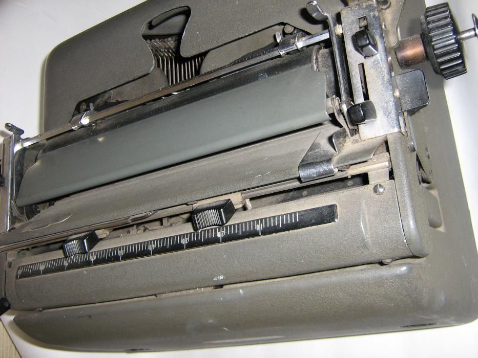 Maşină veche de scris Triumph-Matura