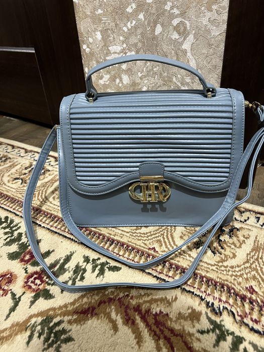 Сумкалар сотилади