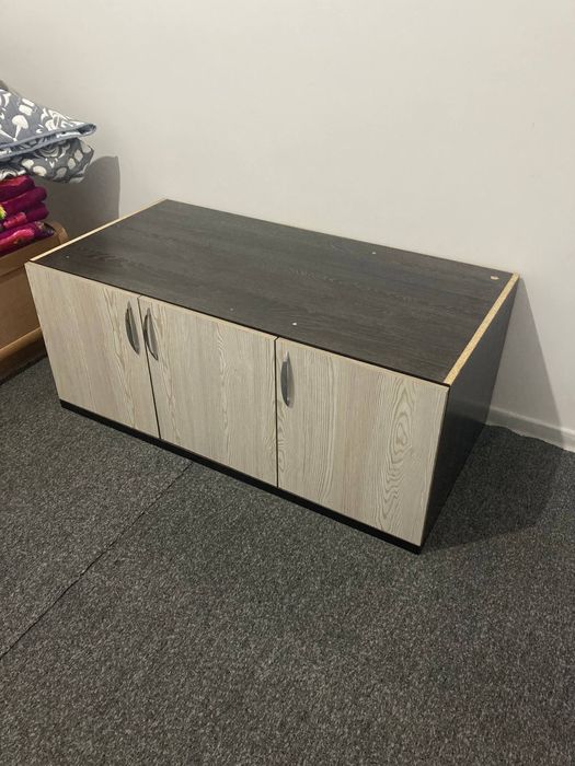 Уй мебеллари (шкаф ва тумбочка)