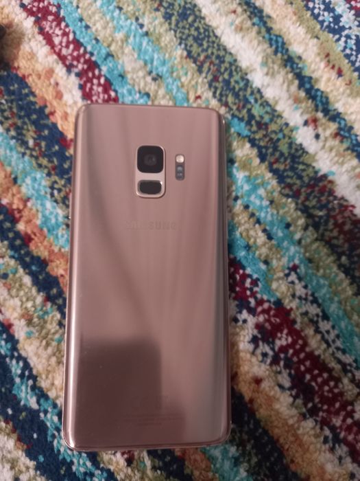 Продается Samsung s9