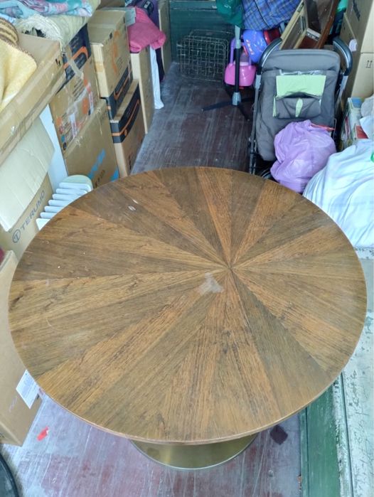 Стол круглый интерерьный