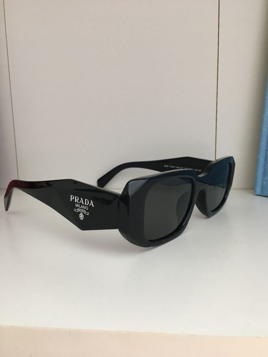 Ochelari de soare Prada
