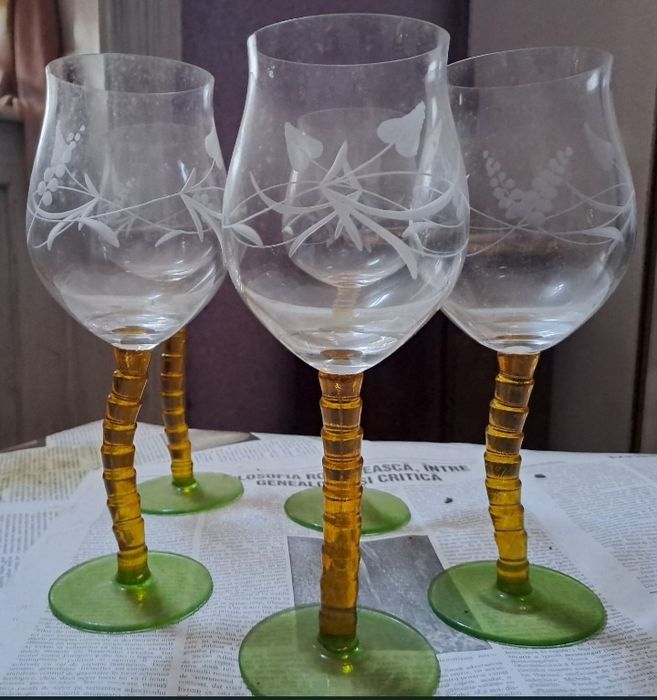 5 pahare de sampanie de scticla cu detalii rafinate